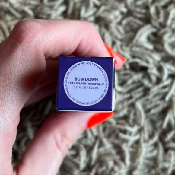 NEW! Qveen Studio Bow Down Brow Glue - Picture 2 of 5